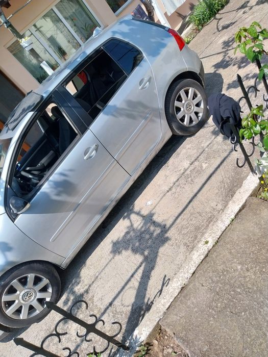 Vând golf 5 2.0tdi 140cp