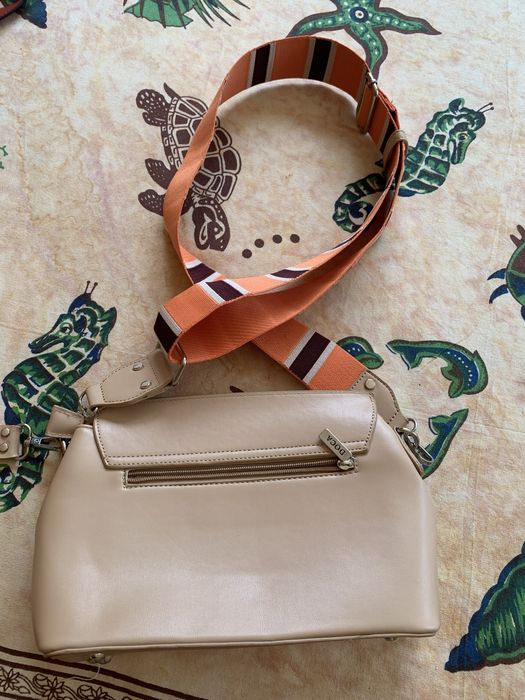 Дамски чанти и раници