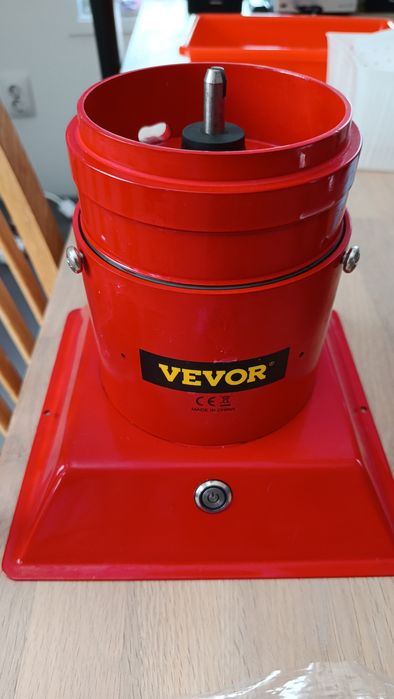 Продавам Сепаратор за мляко / Milk separator