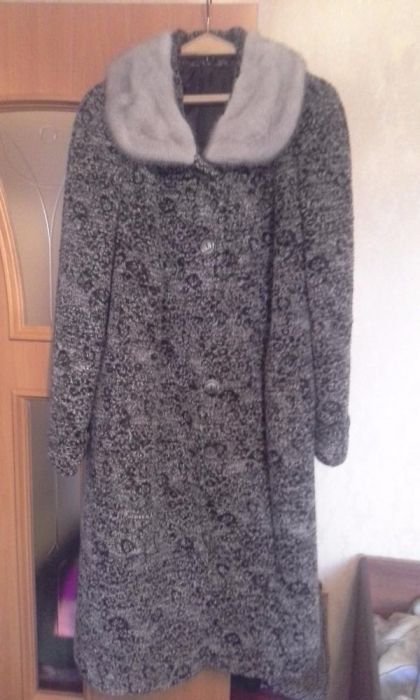 Продам пальто женское зимнее