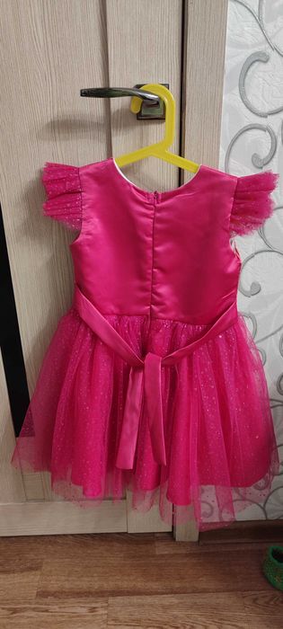 Платья нарядные для девочки 4-6 лет