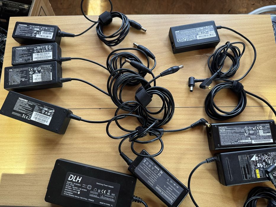 Incarcatoare laptop hp/acer/toshiba/universale 45w/65w/90w/150w