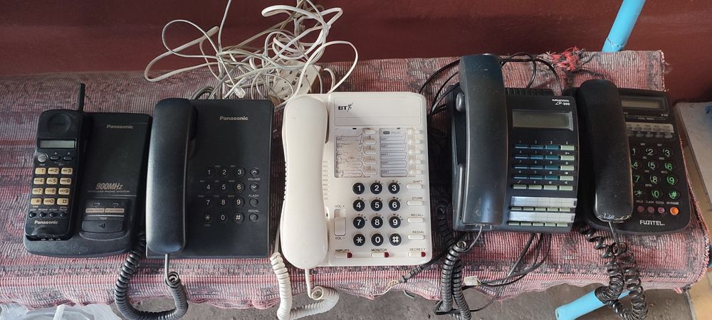 Телефон стационарный б. у.