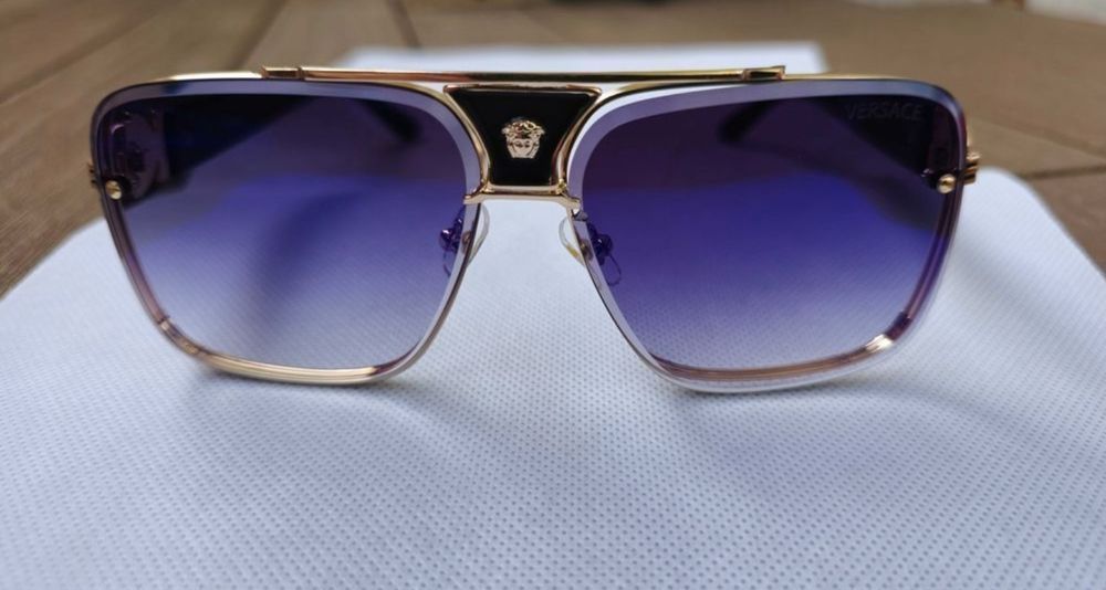Set ochelari de soare Versace Blue.