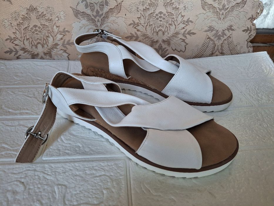 Босоножки по 1000