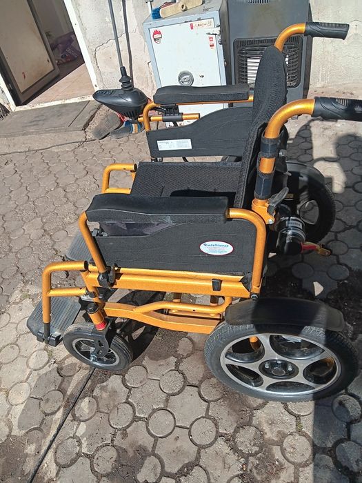 Căruț electric pentru persoane cu handicap