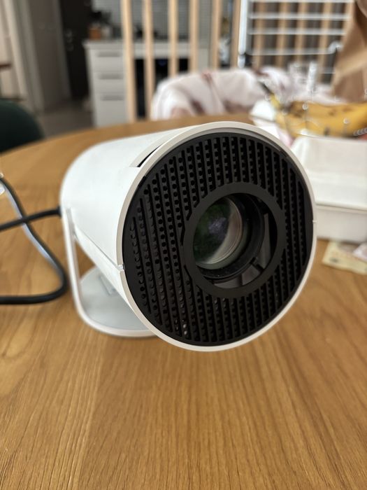 Videoproiector HY