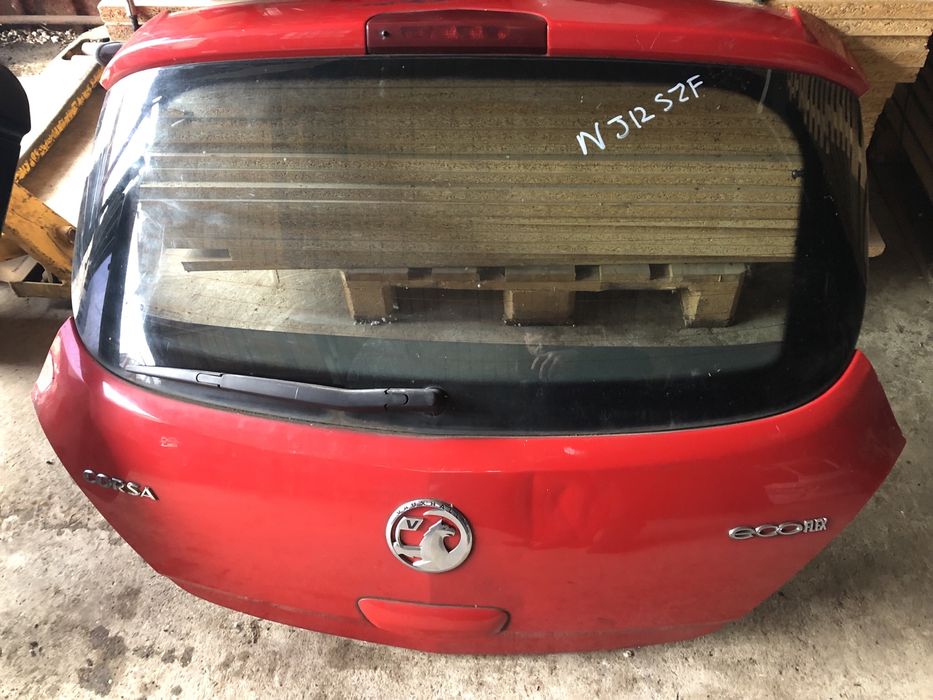 Haion opel corsa D. Capota spate portbagaj opel corsa d. Rosu si negru