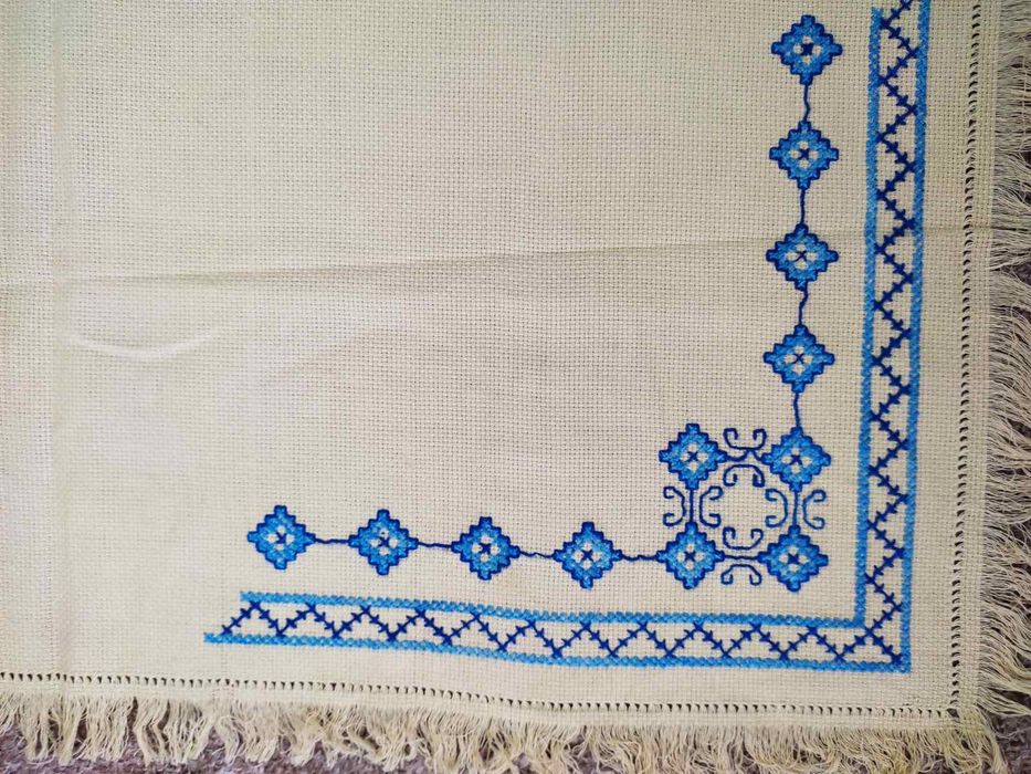 Ново каре с бродерия