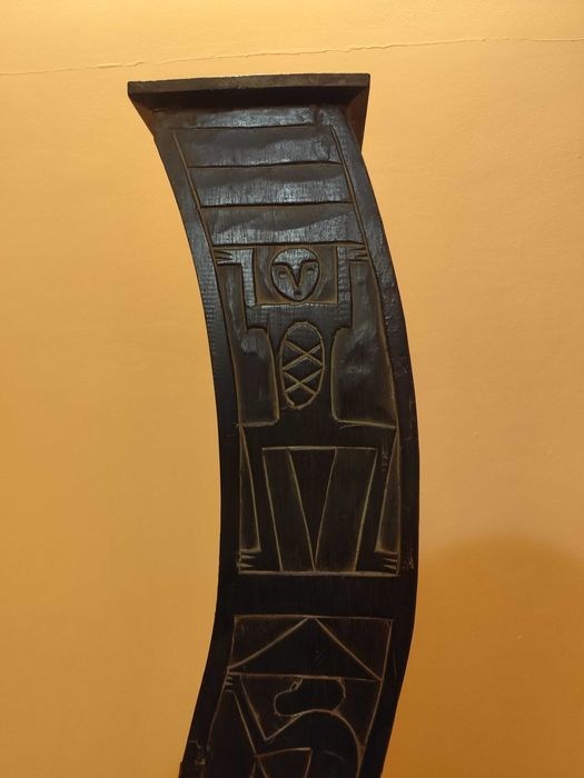 Оригинална, дървена стойка - поставка за дискове