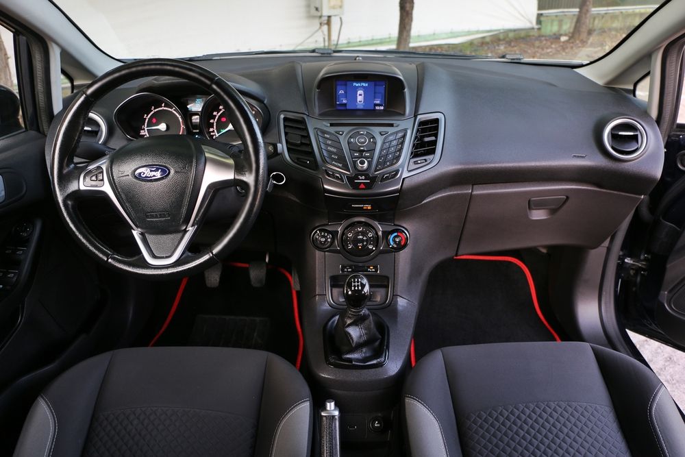 Vand Ford Fiesta Titanium 2017 Euro 6 Navigație Clima Xenon Led Rate