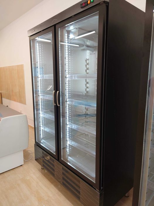 Vitrina verticala congelare AHT CVC 1.37m / Noua / Profesionala