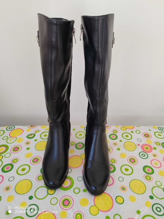 Дамски ботуши нови