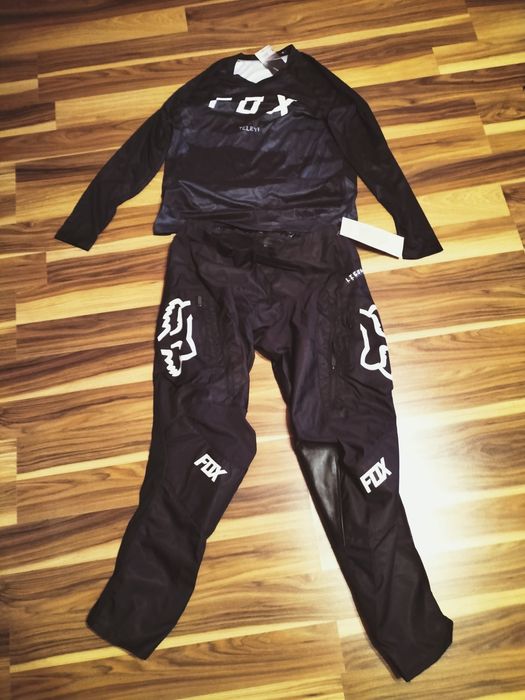 Echipament moto cross tricou,pantaloni Fox