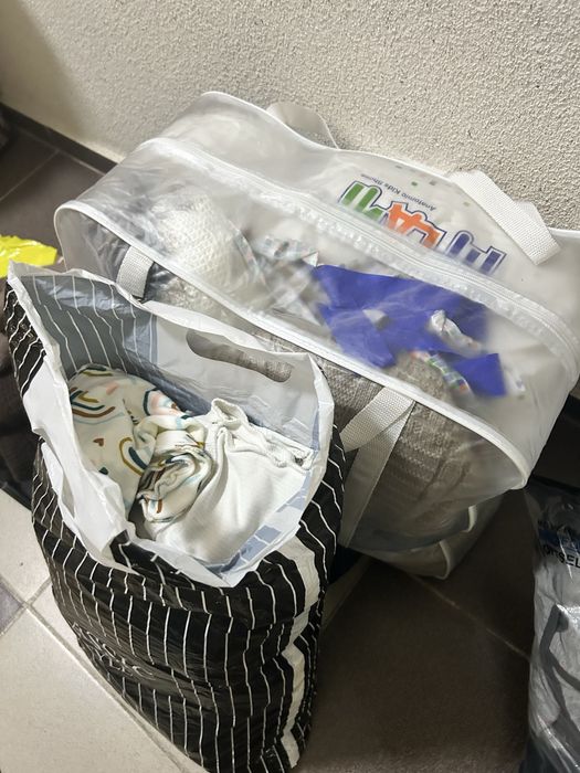 Отдам детские вещи.