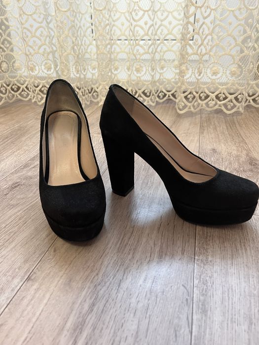 Продам туфли замшевые в хорошем состоянии