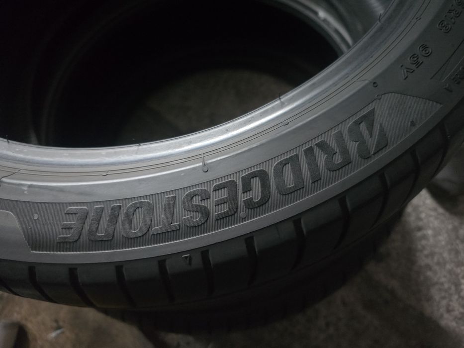 Bridgestone 225/45 R18 95Y vară