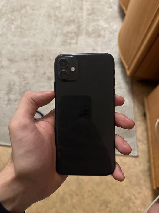 Продам айфон 11.