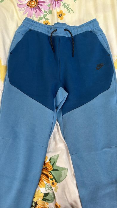 pantaloni nike tech albastru