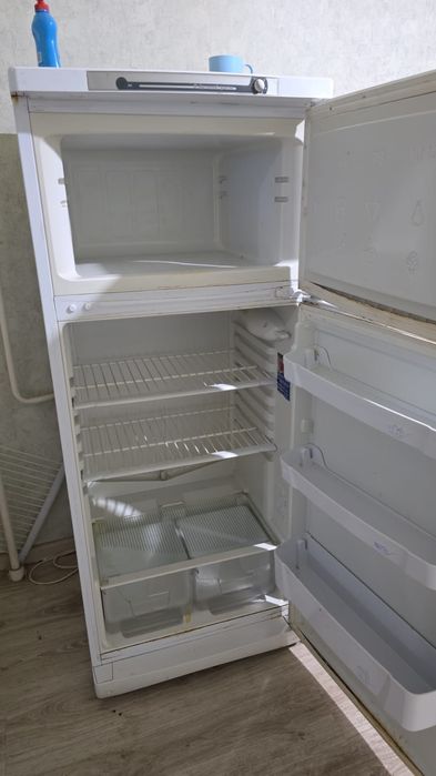 Холодильник почти даром
