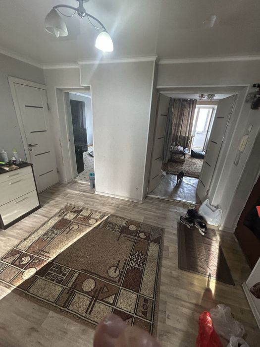 Продам квартиру 3 комнатную