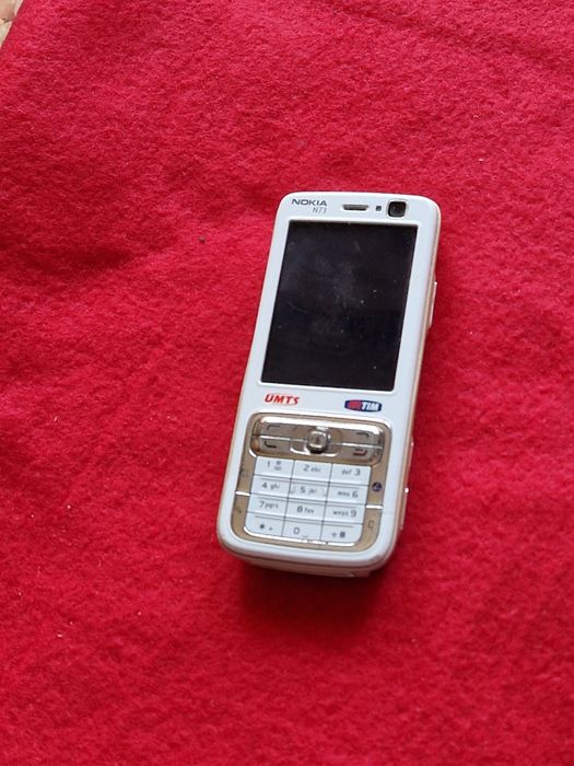 Telefon Nokia N73