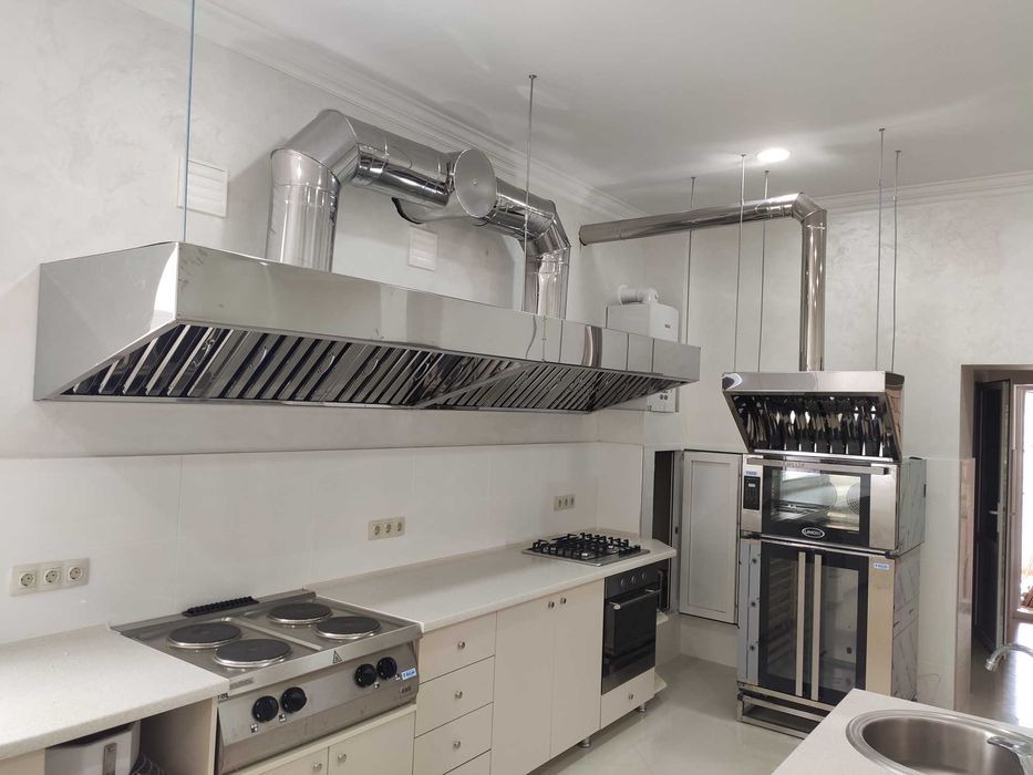 Hote profesionale Hota inox Hota restaurant. Confectionam la cerere.