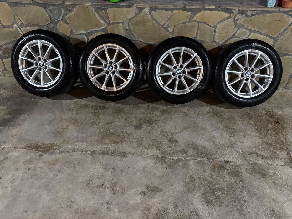 Vând set complet jante BMW R17 + anvelope de iarnă Goodyear