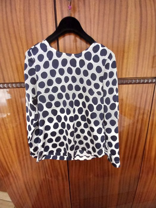 Дамски ризи H&M размер M и тренчот Guess