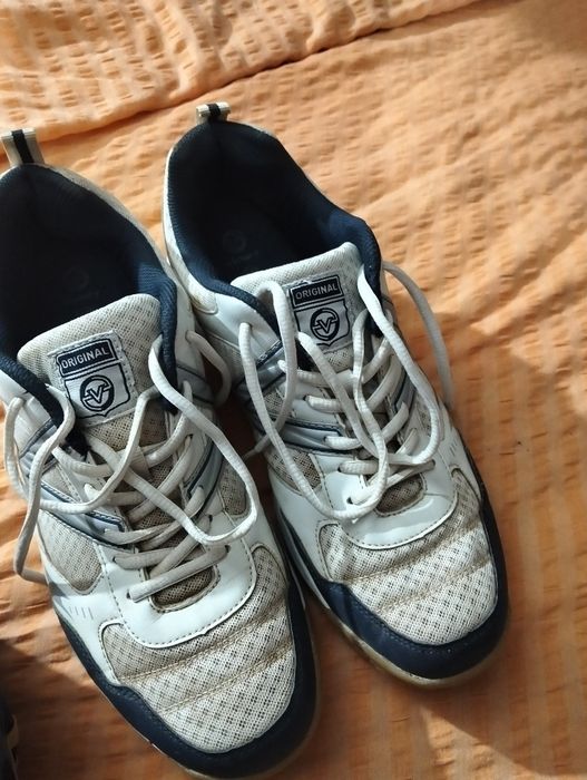 Adidași măsura 46