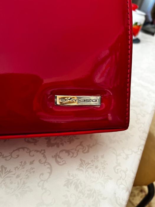 Продам лакированную сумку