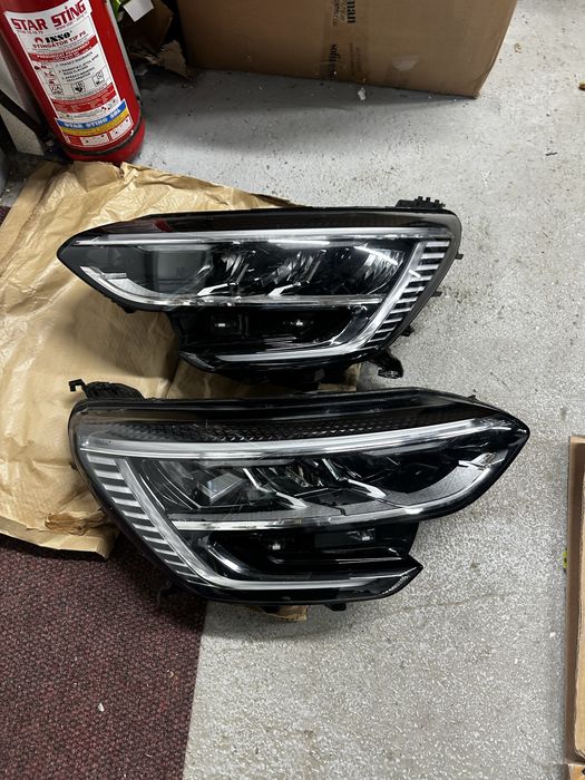 Faruri stânga dreapta full led renault  megane 4.facelift.