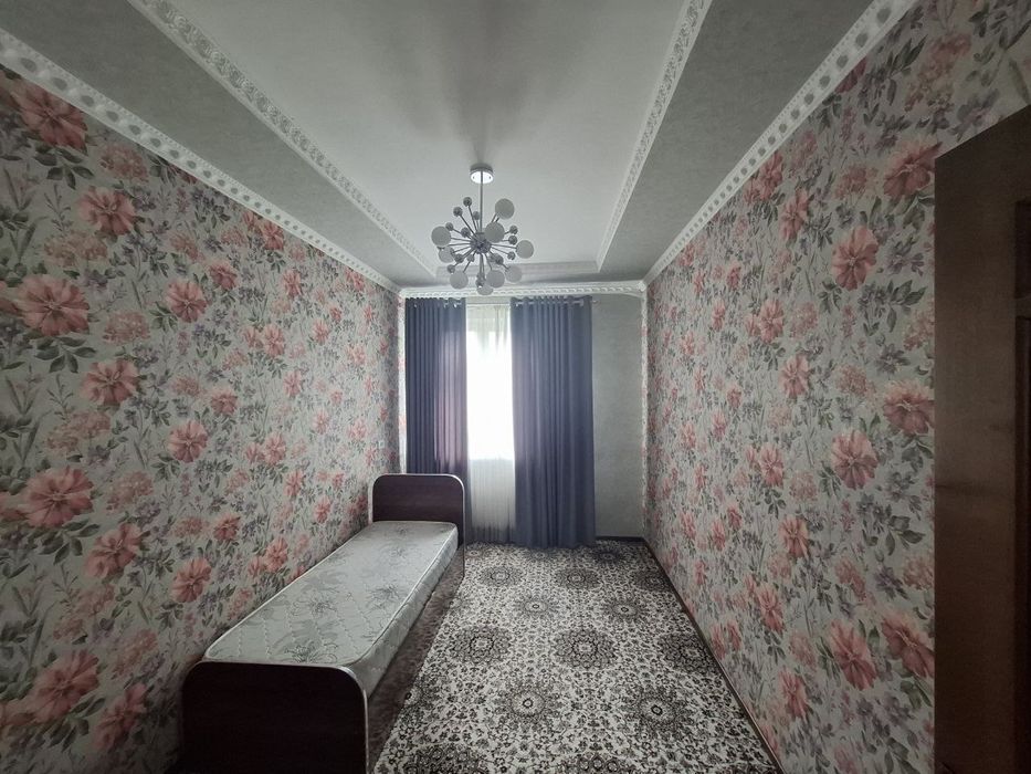 Мухаё Флагман олдида 2-этаж 4 этажка