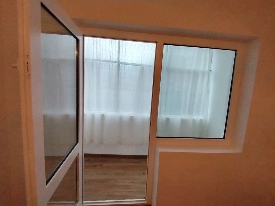 Vând garsonieră, etaj 2, confort 1, Orșova