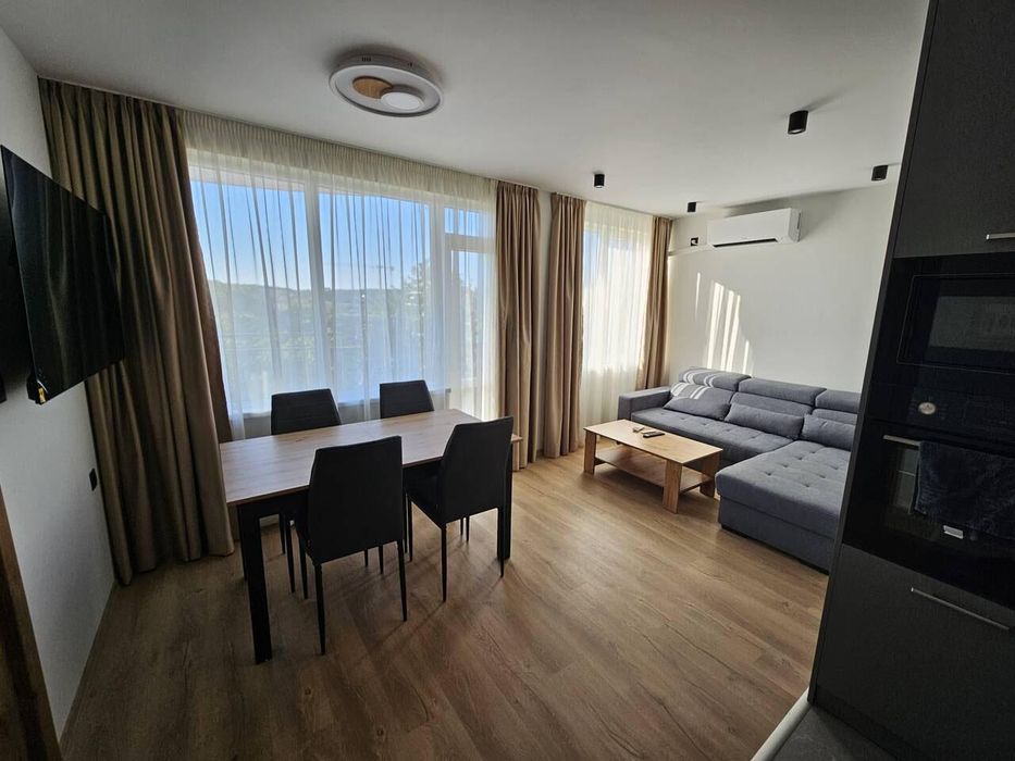 Дава се под наем Тристаен апартамент в Бургас, Меден рудник - зона А - 80 кв.м за 612 € - Снимка #1