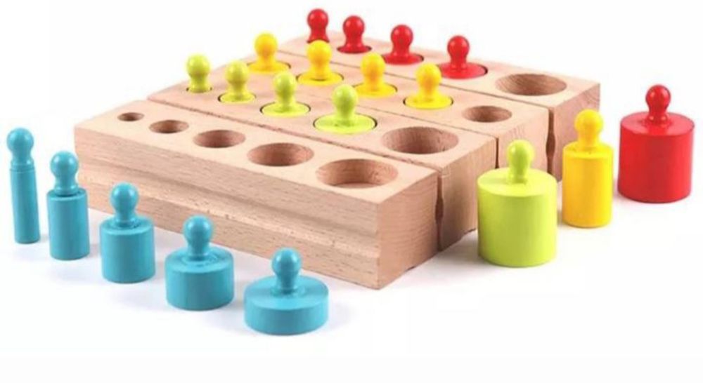 Цилиндры монтессори.ю и много других развивающих игрушек