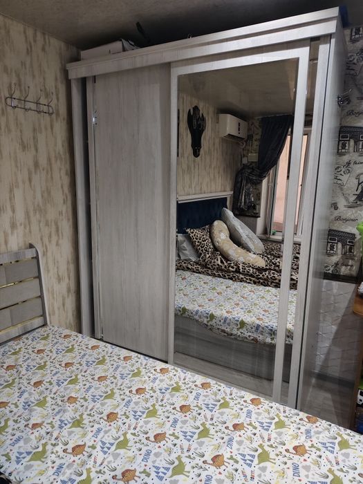 Продаю комплект мебели