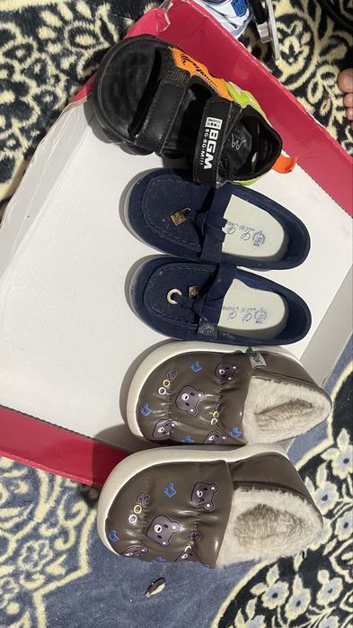 Отдам даром детские вещи и обувь 1 годик