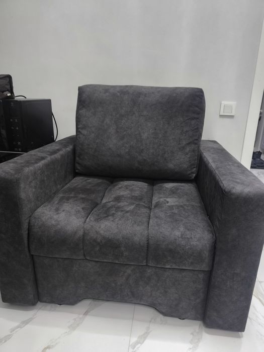 Продам 2 кресла, шоколадного цвета.