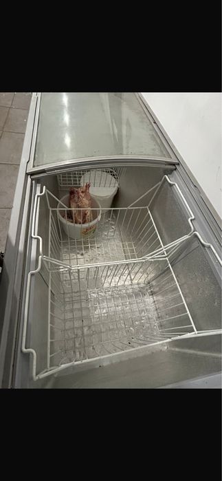 Продам морозильник