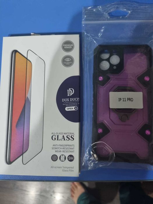 Folie sticla si husa Iphone 11 PRO noi sunt nefolosite