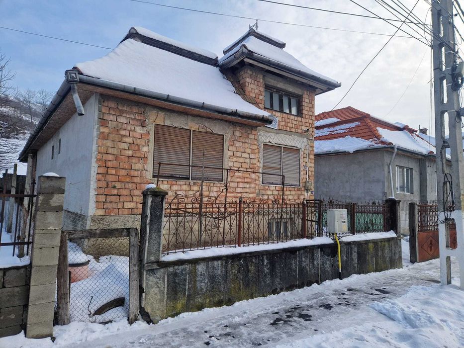 Vand Casa cu 4 camere in Viisoara jud. Cluj