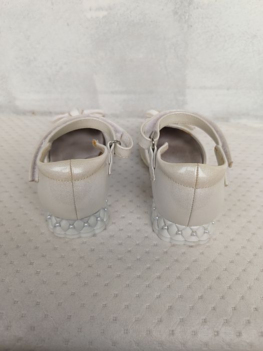 Туфли на девочку размер 27