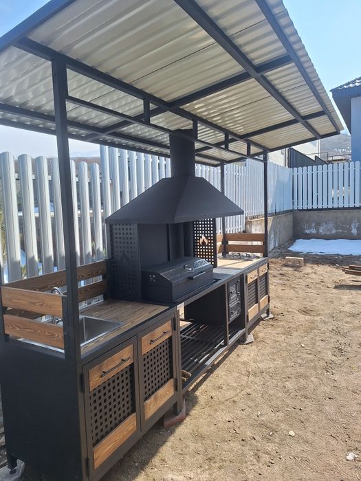 Барбекю комплекс под навесом