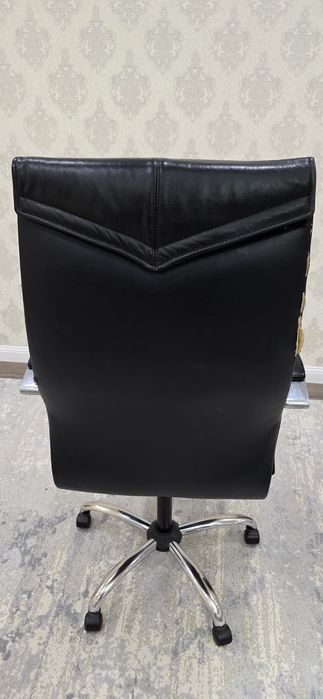 Продам кожаное кресло