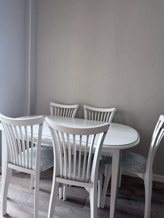 Продам стол и стулья