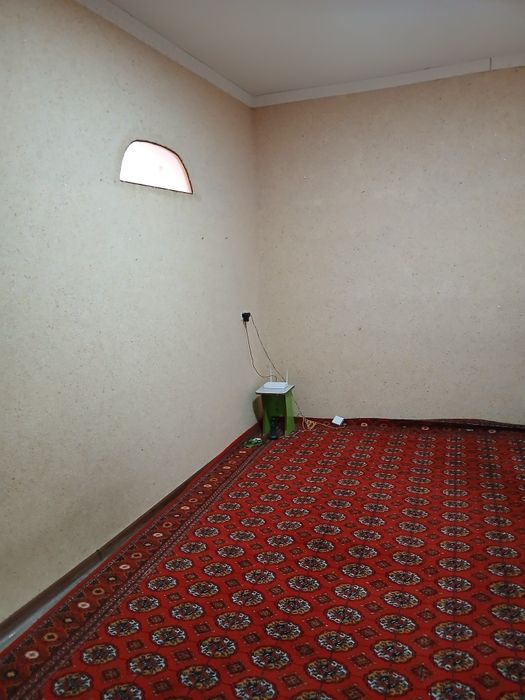 2.20 sotixli hovli sotiladi. Eski shahar Ark qo'rg'oni orqasida.