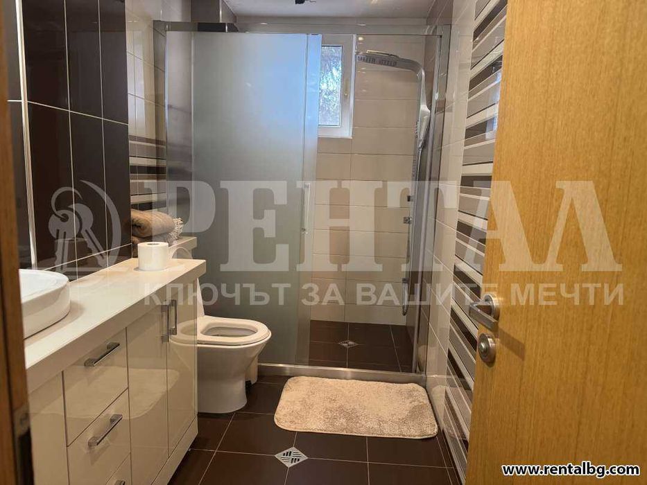 Дава се под наем Четиристаен апартамент в Пловдив, Център - 137 кв.м за 1300 € - Снимка #4