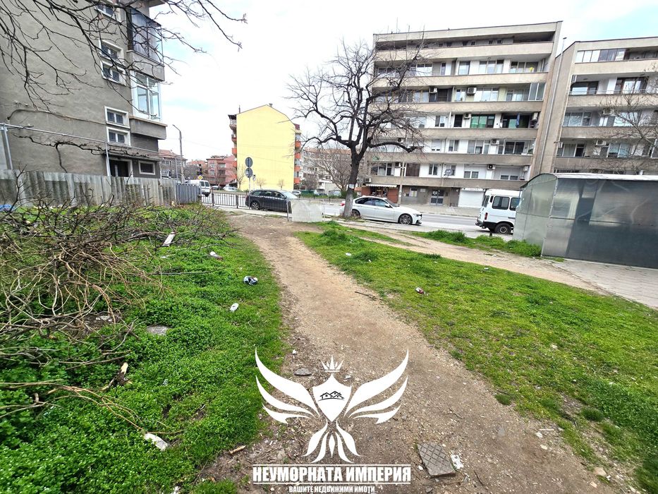 Под наем земя, парцел, паркинг 169кв.м. в Асеновград, първа линия