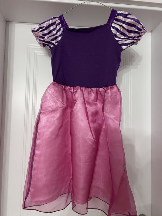 Rochie printesa Rapunzel Halloween fete 6 ani